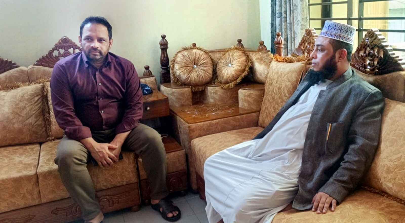 সমাজসেবক যুক্তরাজ্য প্রবাসী ফখরুল আম্বিয়ার সাথে হাফিজ মাছুম আহমদ দুধরচকীর সৌজন্য সাক্ষাৎ