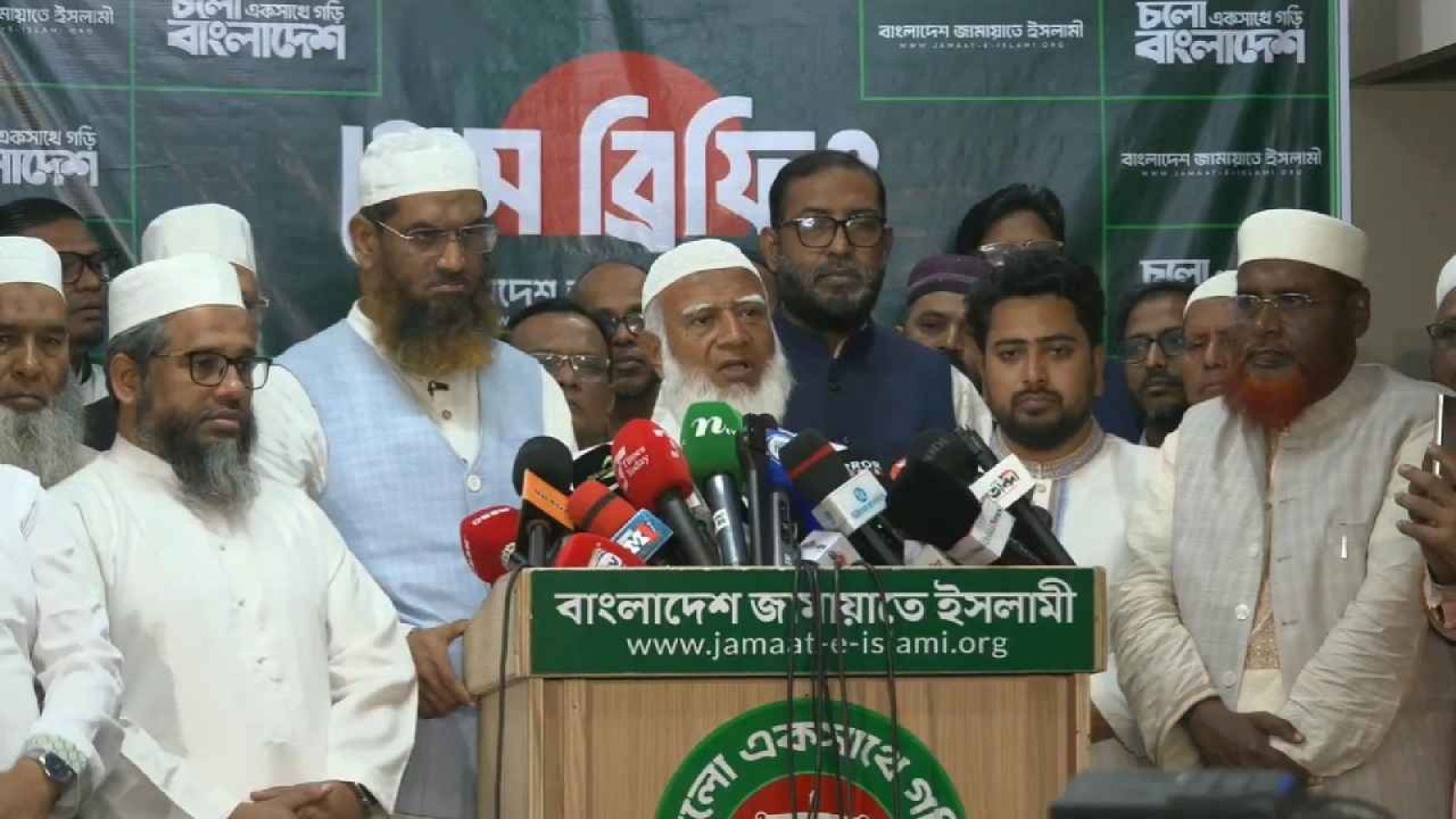 হামলা-অগ্নিসংযোগ বন্ধ না হলে যেকোনো সিদ্ধান্ত নিতে বাধ্য হব: ডা. শফিক