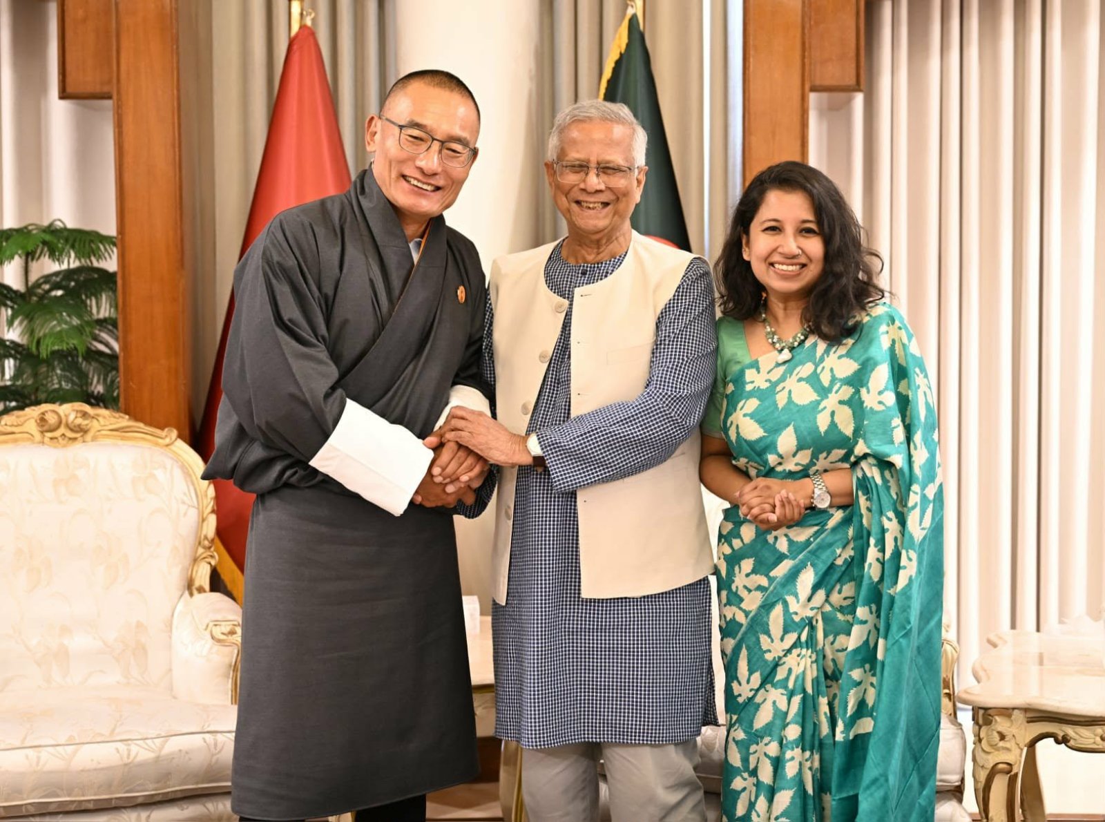 ভুটানের প্রধানমন্ত্রী টোবগে প্রধান উপদেষ্টার সাথে সাক্ষাৎ
