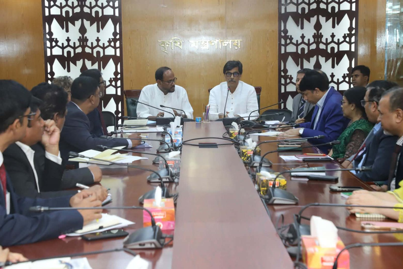 আগামী এক বছরে  ইন্ড্রাস্টিয়াল স্কেলে কৃষি পণ্য রপ্তানী করা হবে-  ------ কৃষি মন্ত্রী মোহাম্মদ আমীন উর রশীদ