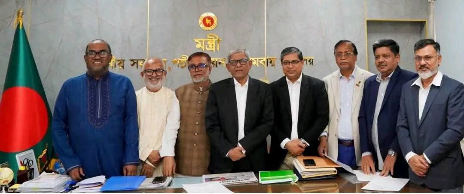 দায়িত্ব নিলেন ঢাকার দুই সিটিসহ ৬ করপোরেশনের  নতুন প্রশাসকরা