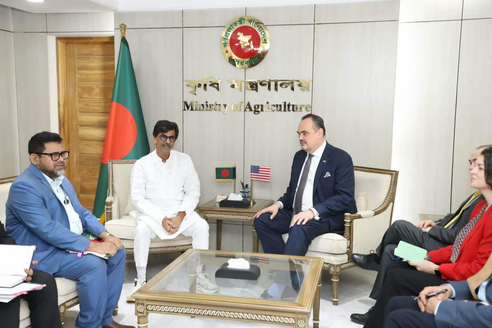 কৃষি মন্ত্রীর সাথে মার্কিন রাষ্ট্রদূতের সৌজন্য সাক্ষাৎ