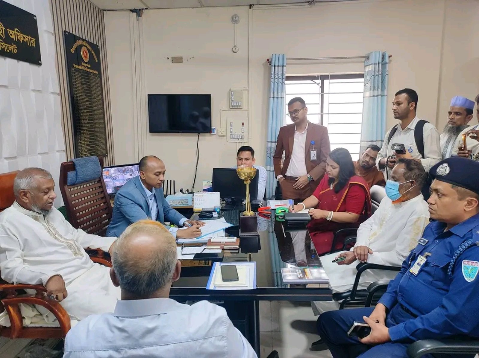 জৈন্তাপুরে অবৈধ কর্মকাণ্ডে জিরো টলারেন্স ঘোষণা প্রবাসী কল্যাণ মন্ত্রীর