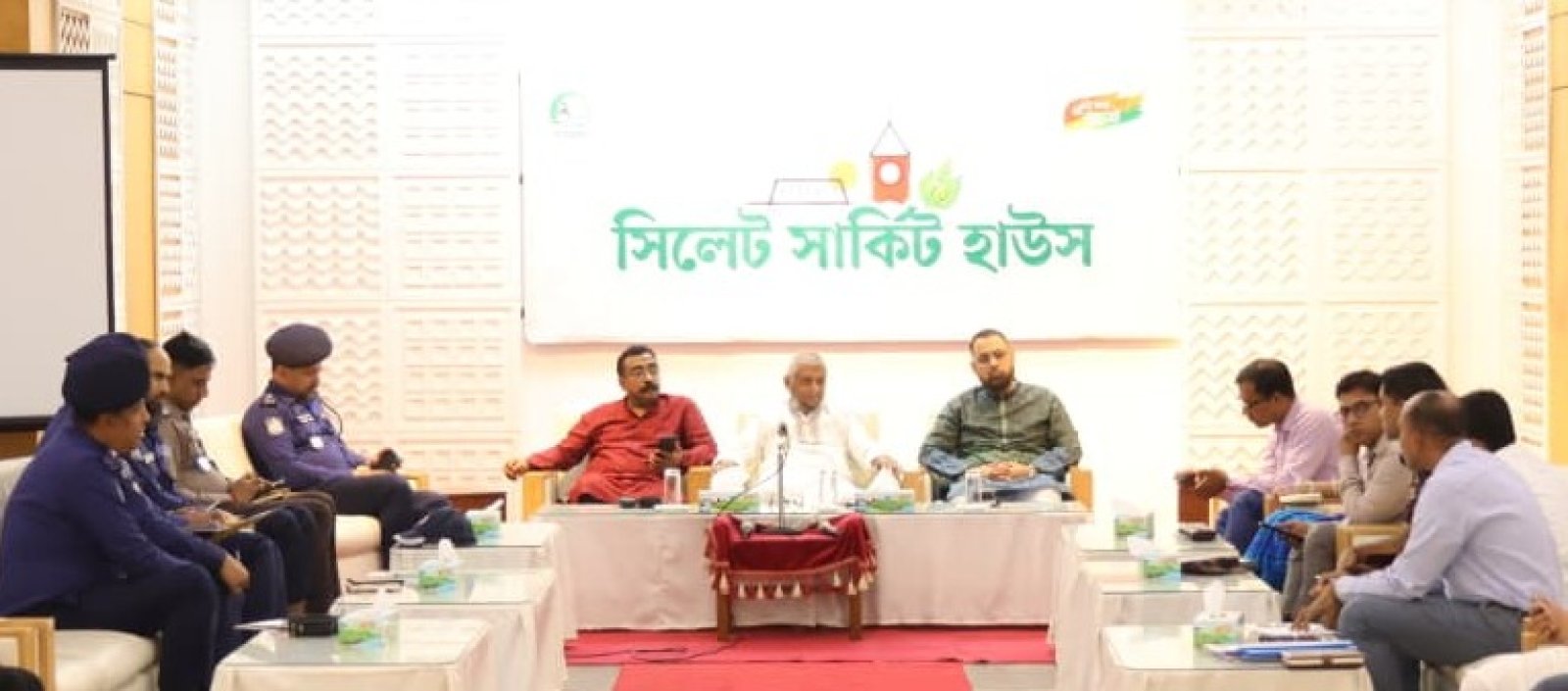 বাজার নিয়ন্ত্রণে কঠোর হুঁশিয়ারি প্রবাসী কল্যাণ মন্ত্রীর: নিয়মিত মনিটরিংয়ের নির্দেশ