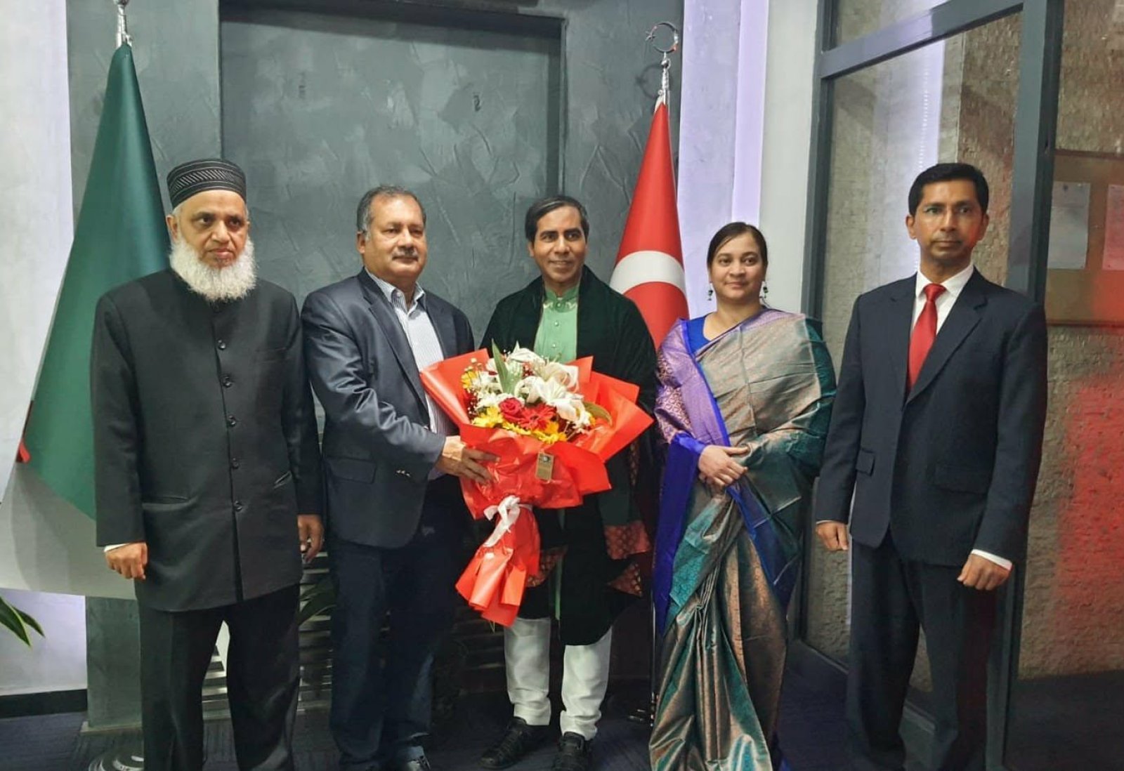 তুরস্কে স্বাধীনতা দিবসের অনুষ্ঠানে যোগ দিলেন তথ্যমন্ত্রী জহির উদ্দিন স্বপন