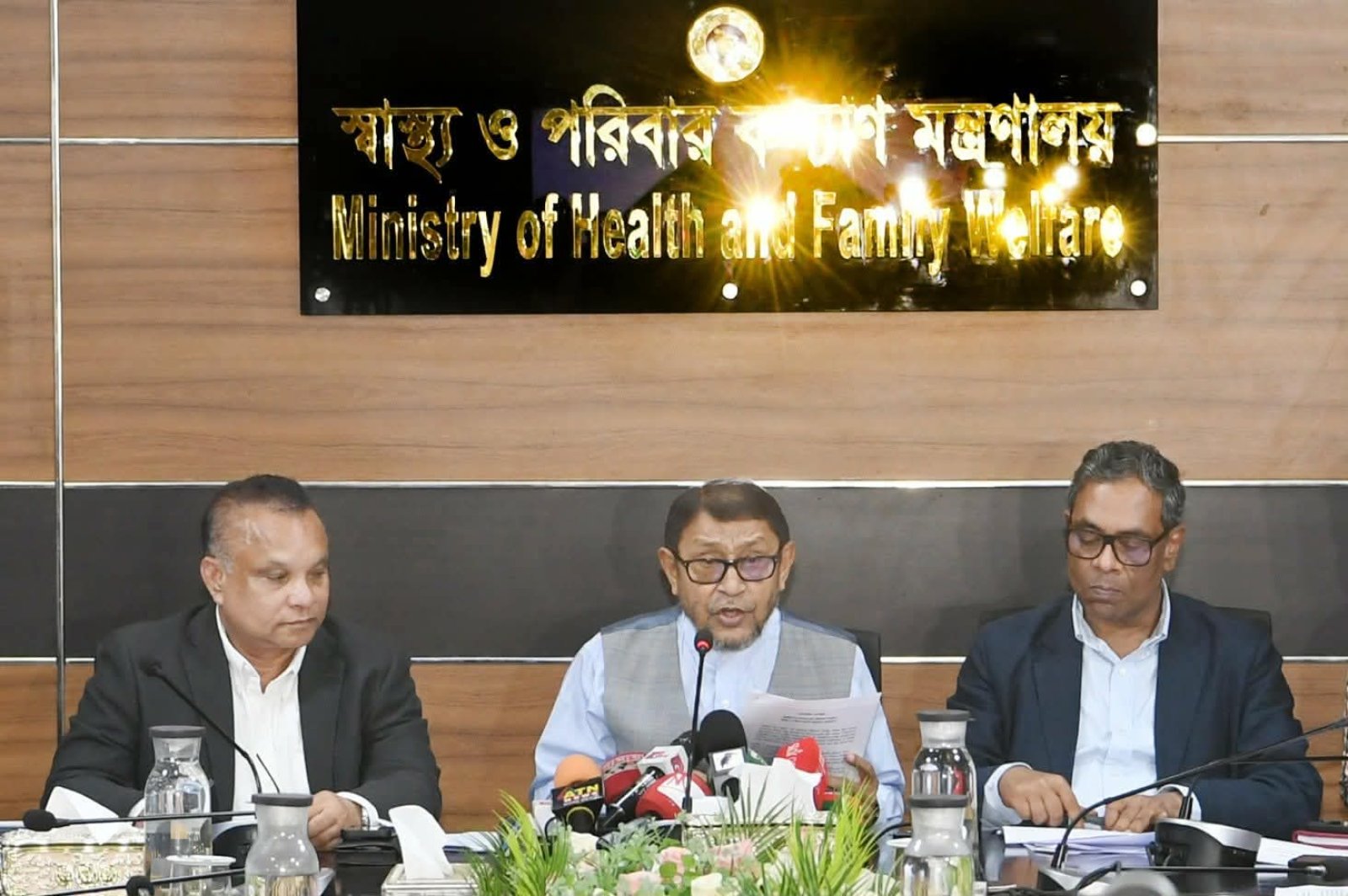 জরুরি টিকাদান কার্যক্রম শুরু করা হয়েছে, যাতে দ্রুত সময়ের মধ্যে দেশের প্রতিটি শিশুকে সুরক্ষার আওতায় আনা যায়
