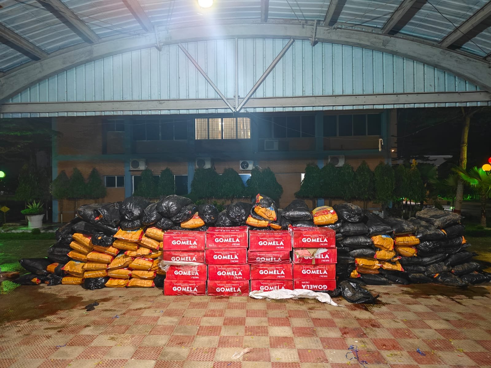 সিলেটে ৫০ লাখ টাকার ভারতীয় জিরা-কসমেটিক্সসহ আটক ২