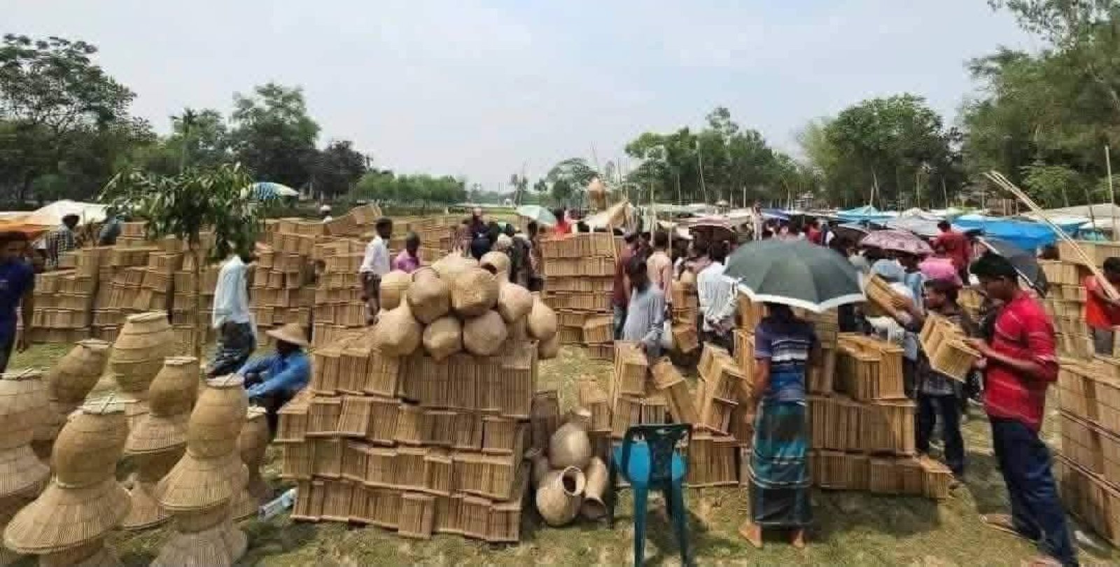 শতবর্ষী ঐতিহ্যে চুনারুঘাটের পীরের বাজারে বৈশাখী মেলা, কৃষিপণ্যের সমারোহে মুখরিত এলাকা