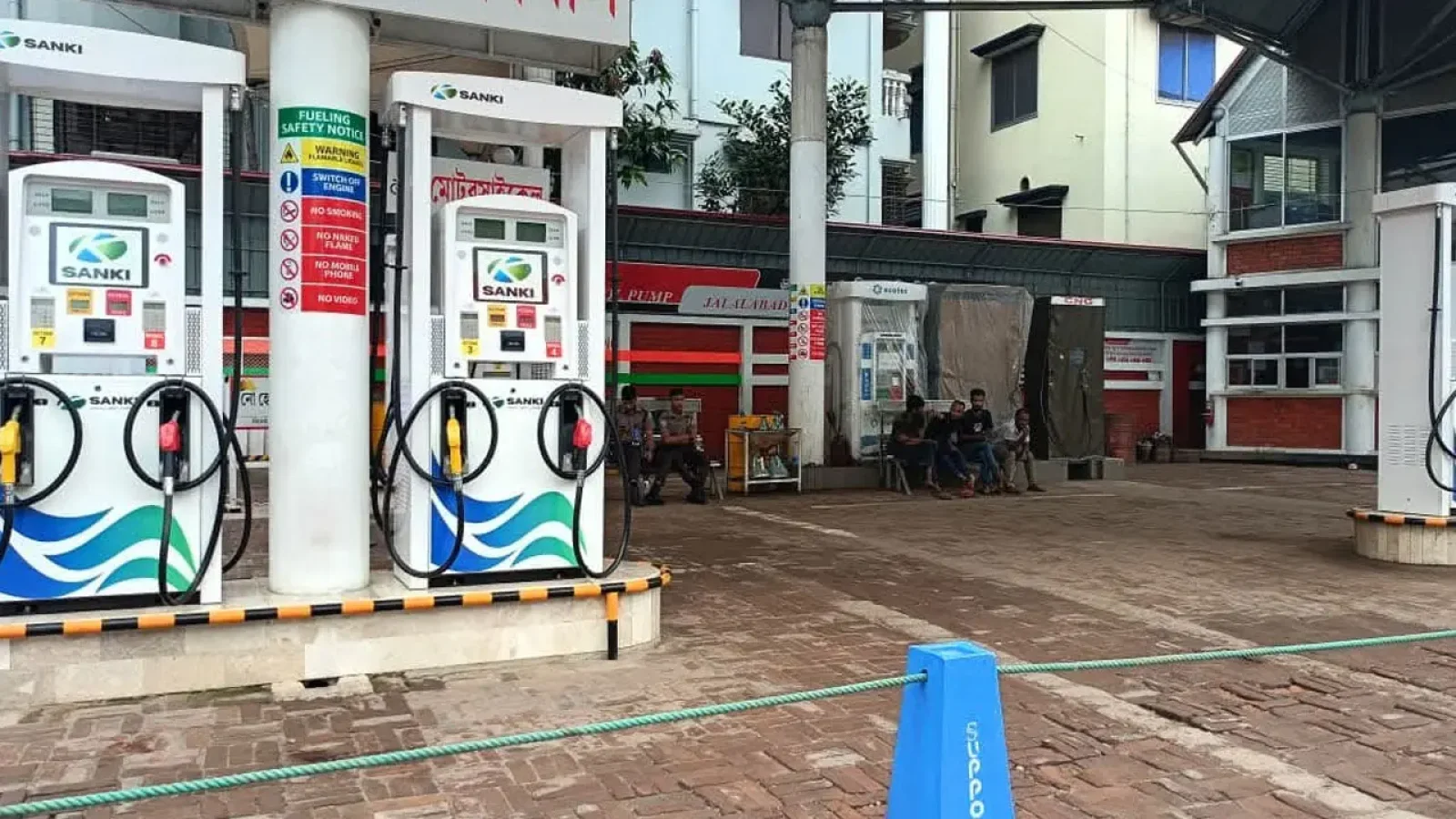 সিলেটে জ্বালানি তেল সরবরাহে রেশনিং নিয়ে সংকট, পাম্প মালিকদের অভিযোগে বাজারে অস্থিরতা