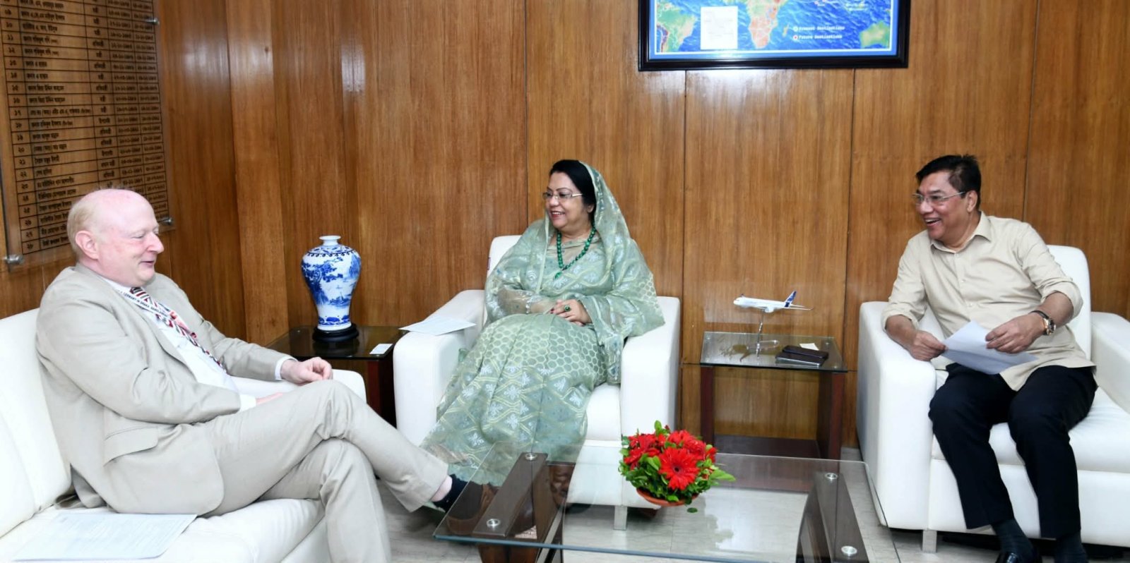 ঢাকায় বিমান ও পর্যটন মন্ত্রী-প্রতিমন্ত্রীর সঙ্গে জার্মান রাষ্ট্রদূতের সৌজন্য সাক্ষাৎ