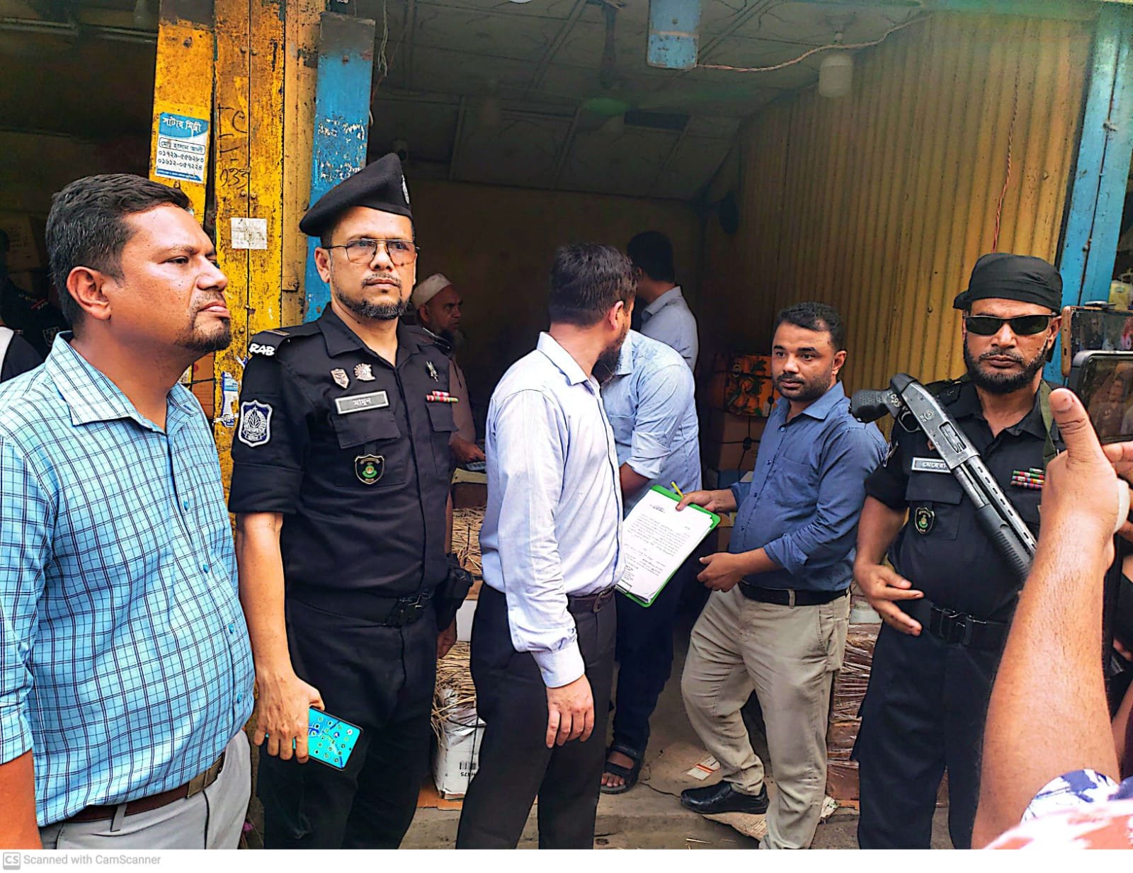 কালিঘাটে মোবাইল কোর্ট অভিযান: ৪ প্রতিষ্ঠানে ২ লাখ টাকা জরিমানা