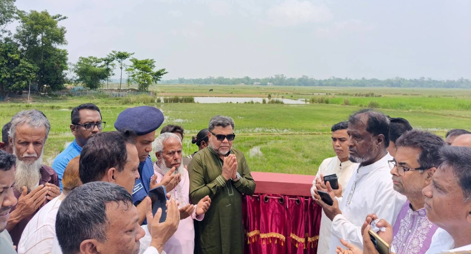 বড়লেখায় সড়ক উন্নয়নে গতি: কোটি টাকার প্রকল্পের ভিত্তিপ্রস্তর স্থাপন করলেন এমপি নাসির উদ্দিন আহমেদ