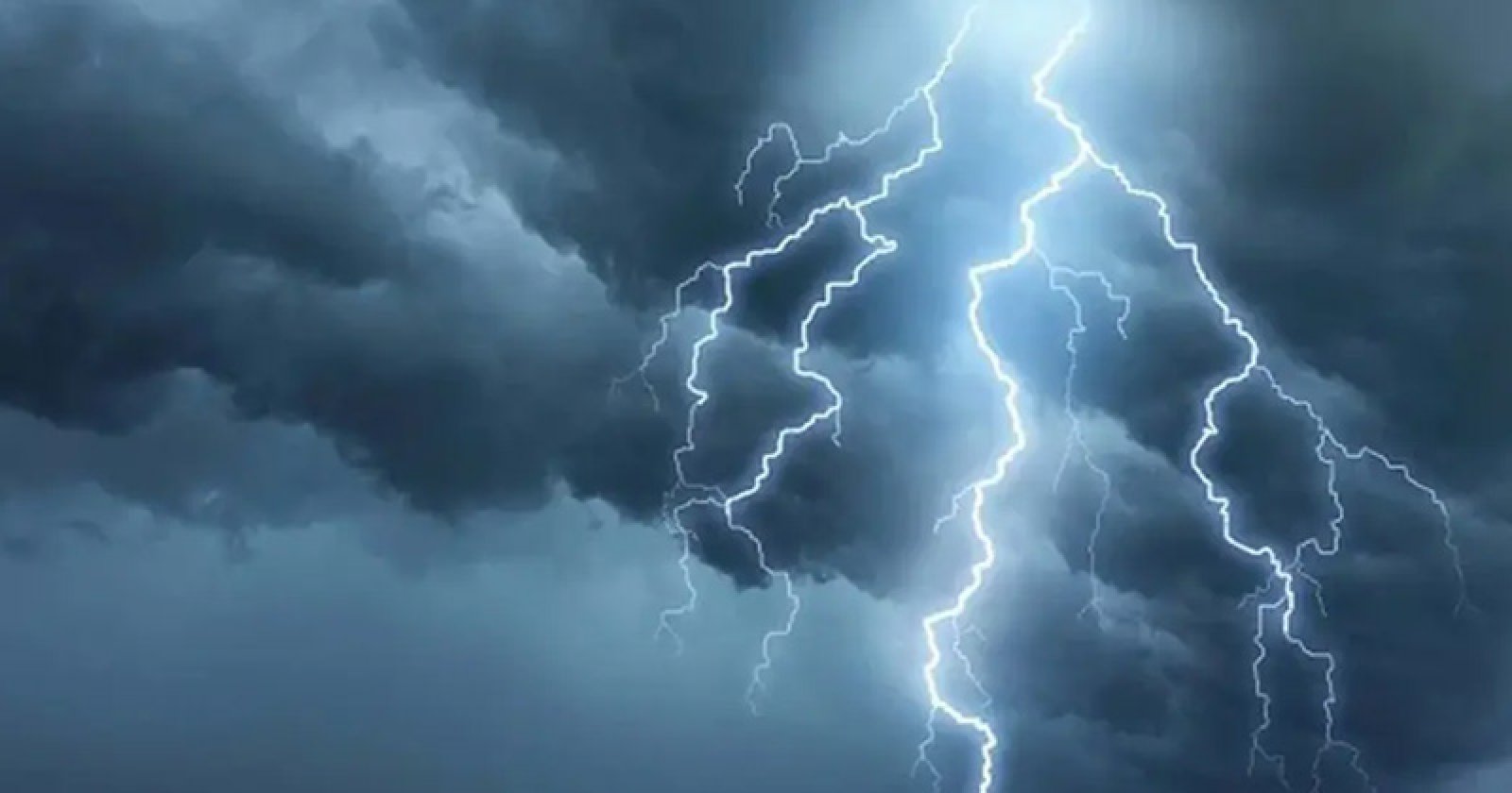 বজ্রাঘাতে চার জেলায় নিভল ৯ প্রাণ