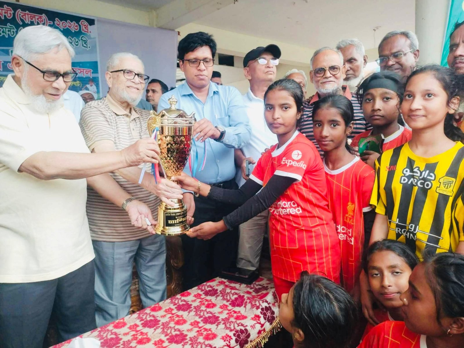 মাধবপুরে গোল্ডকাপ ফুটবলে বালিকা ও বালক চ্যাম্পিয়ন ঘোষণা