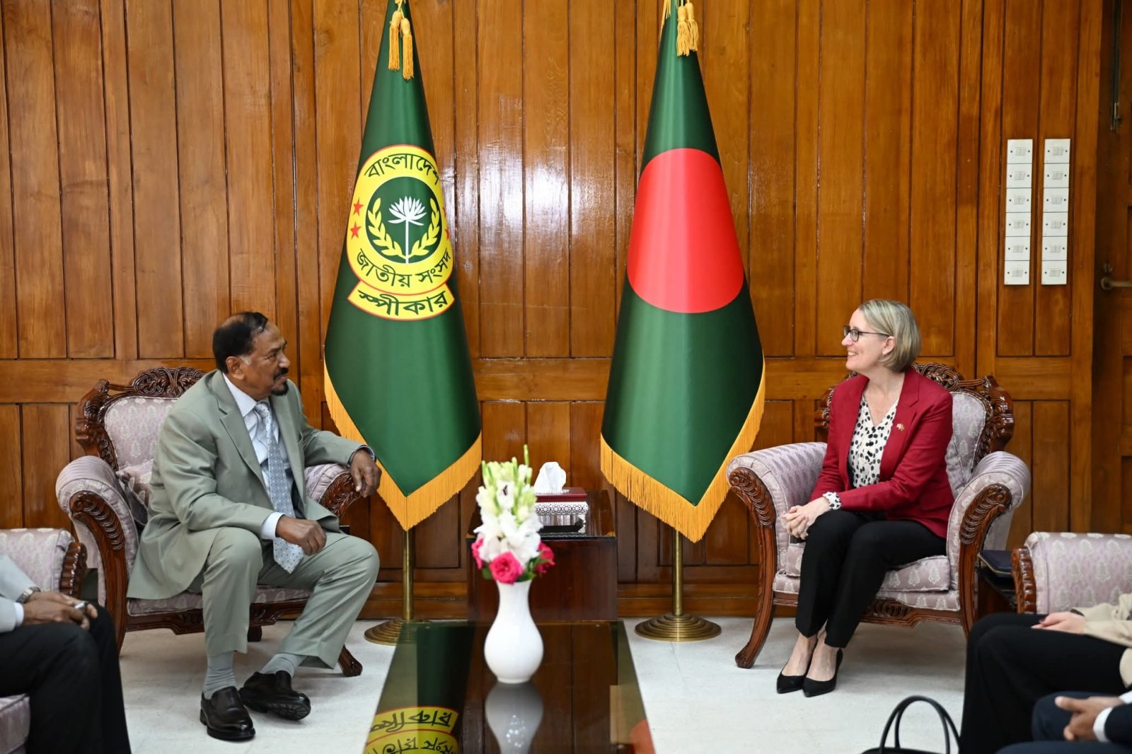 স্পীকারের সঙ্গে ব্রিটিশ হাইকমিশনারের সৌজন্য সাক্ষাৎ, শিক্ষা- বিনিয়োগ ও গণতন্ত্র নিয়ে আলোচনা