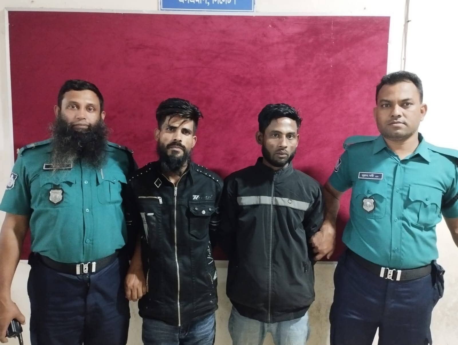 সিএনজিতে নগদ টাকা ছিনতাই, পুলিশের হাতে ধরা ২ জন