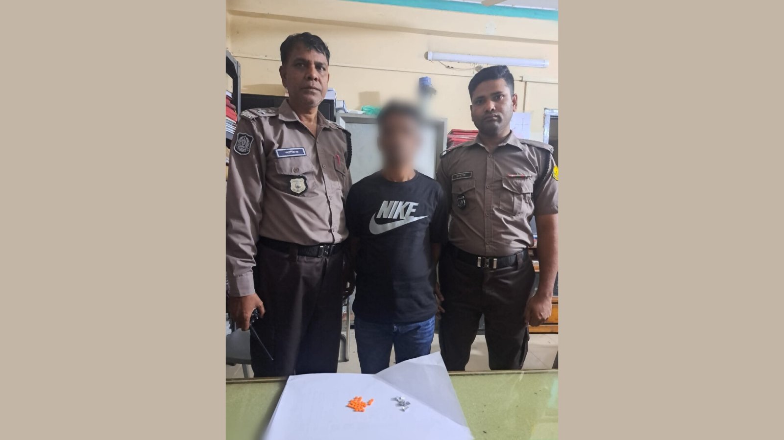 সাহেববাজারে পুলিশের অভিযানে ২৮ পিস ইয়াবাসহ আটক ১