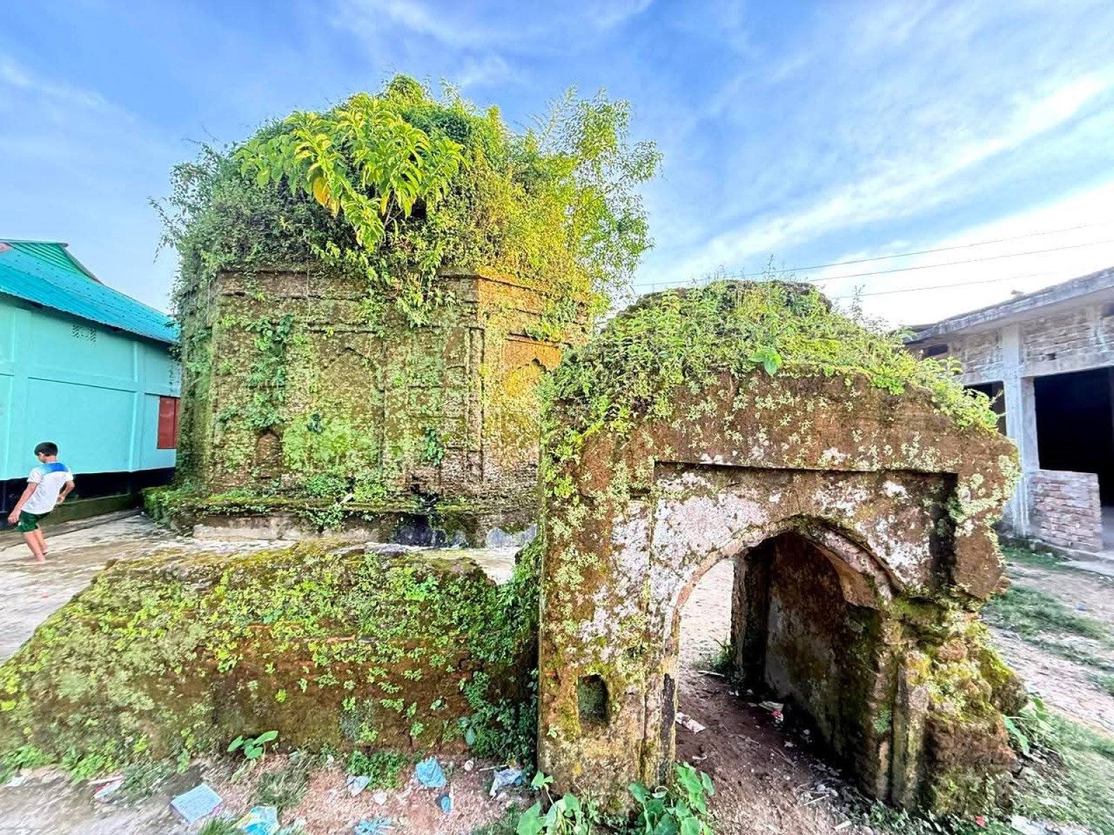 জৈন্তিয়ার হারিয়ে যেতে বসা ঐতিহ্য: লীলাপুরী সন্ন্যাসীর কালীমন্দির এখন পরিচয়হীন ইতিহাস