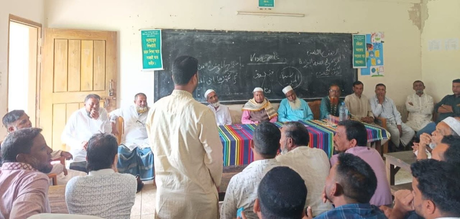 পশ্চিম জাফলং আদর্শ দাখিল মাদ্রাসায় এডহক কমিটি গঠনে মতবিনিময় সভা অনুষ্ঠিত