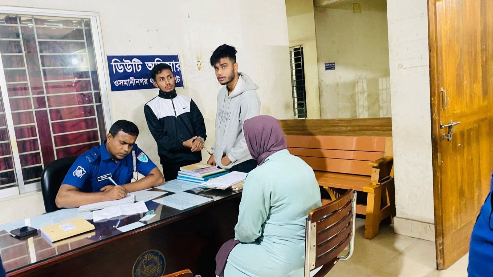 ওসমানীনগরে প্রবাসীর খালি বাড়িতে অনৈতিক কর্মকাণ্ডের অভিযোগ, যুবতীসহ আটক ৩