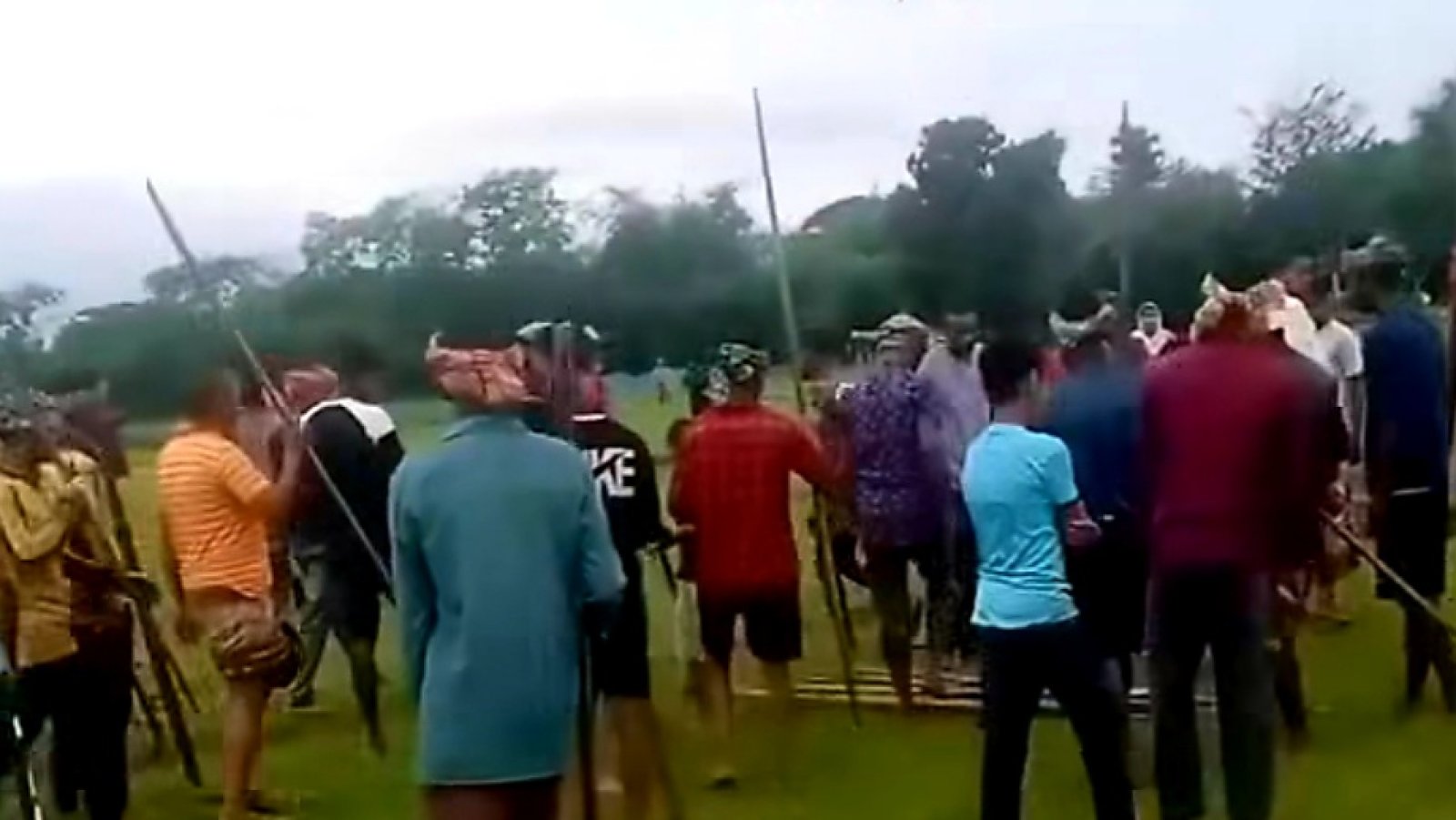 কোম্পানীগঞ্জে গরু চরানো নিয়ে দুই গ্রামের উত্তেজনা, সালিশে এড়ানো গেল সংঘর্ষ