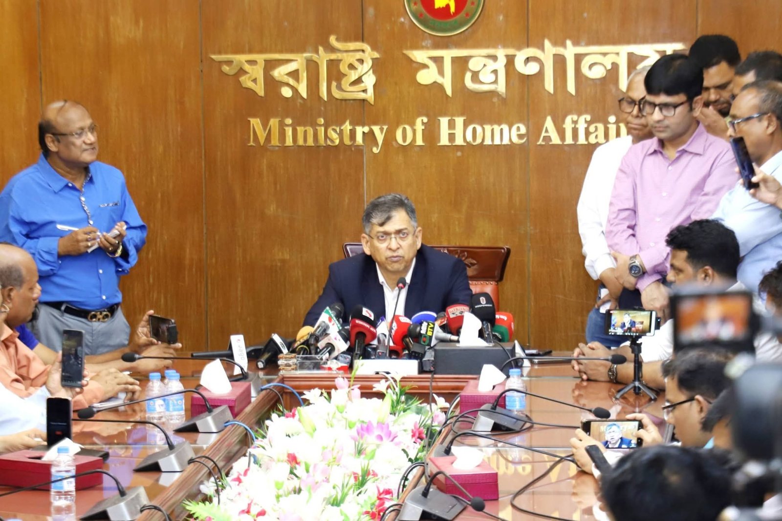 দেশের আইনশৃঙ্খলা পরিস্থিতি উন্নয়নে সরকার কঠোর অবস্থানে: স্বরাষ্ট্রমন্ত্রী