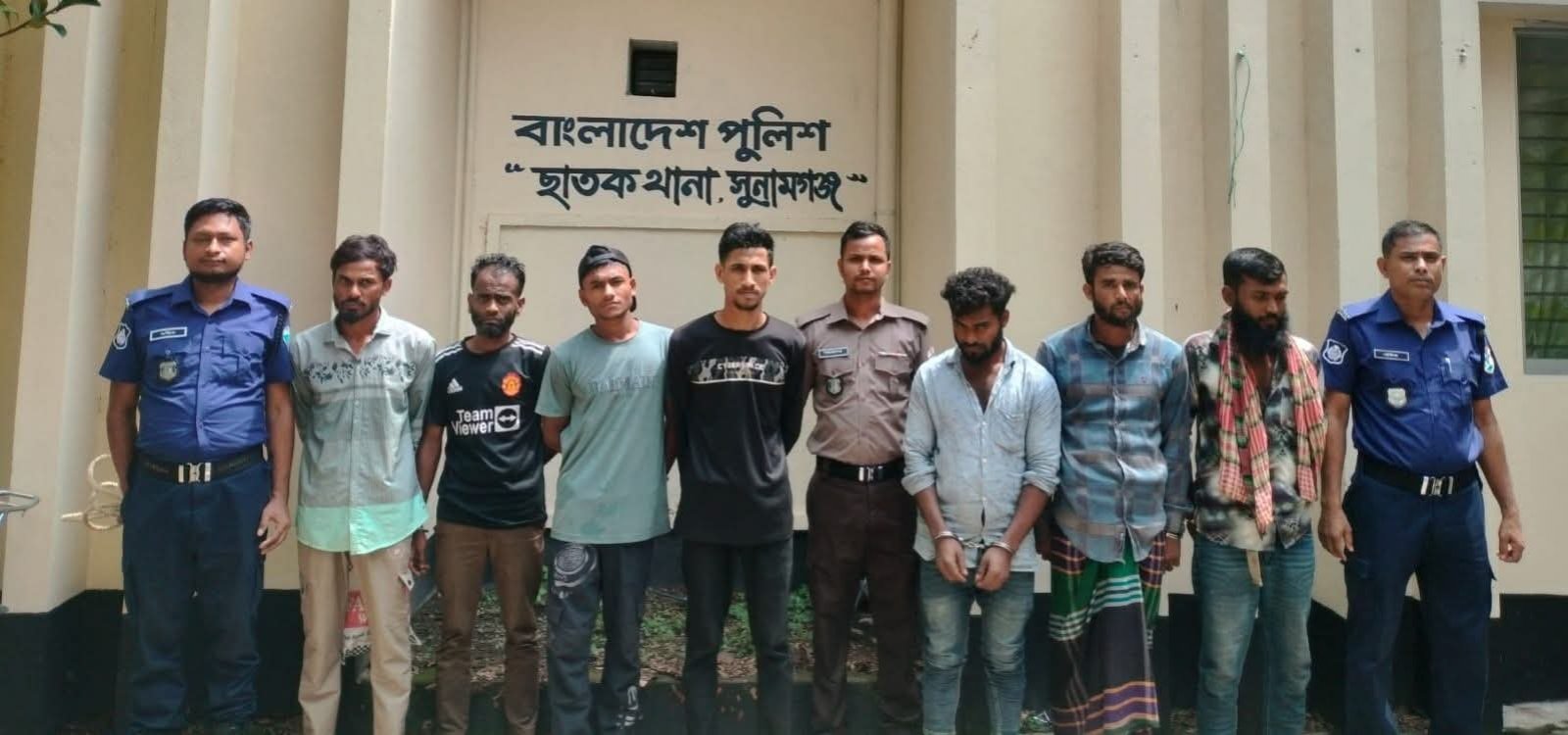 ছাতকে থানা ও নৌ-পুলিশের যৌথ অভিযানে ৭ আসামি গ্রেফতার, ইয়াবাসহ ৩ জন আটক