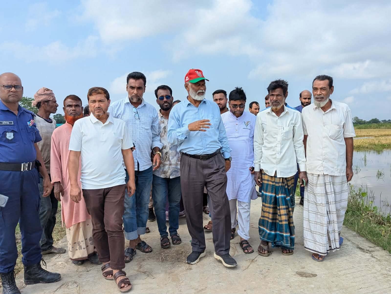 অকাল বন্যায় ক্ষতিগ্রস্ত হাওর পরিদর্শনে এমপি জীবন, কৃষকদের তালিকা করে সহায়তার আশ্বাস