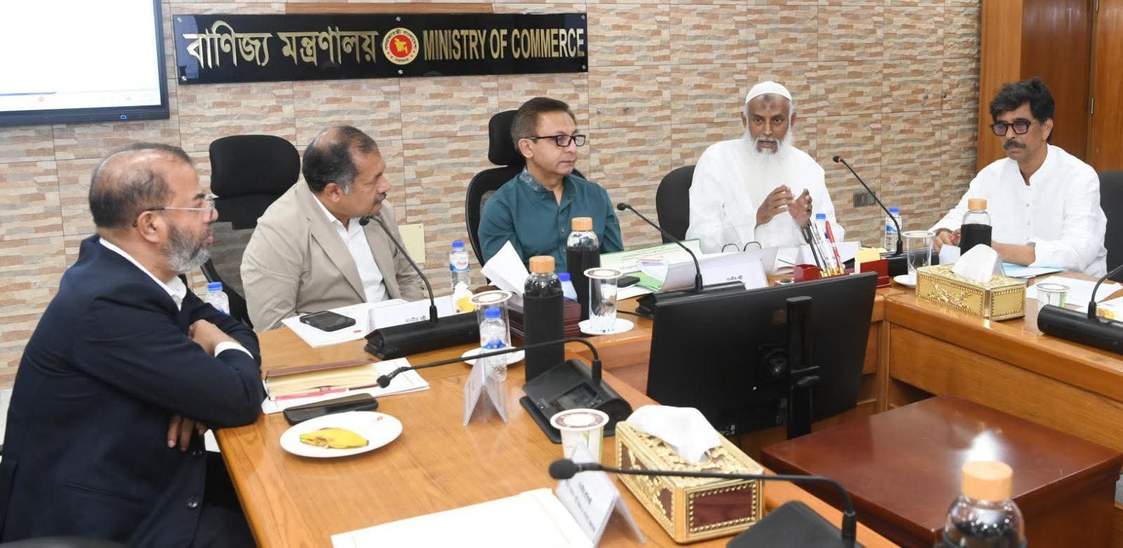 কোরবানির চামড়ার দাম বাড়ল প্রতি বর্গফুটে ২ টাকা, লবণ দেবে সরকার