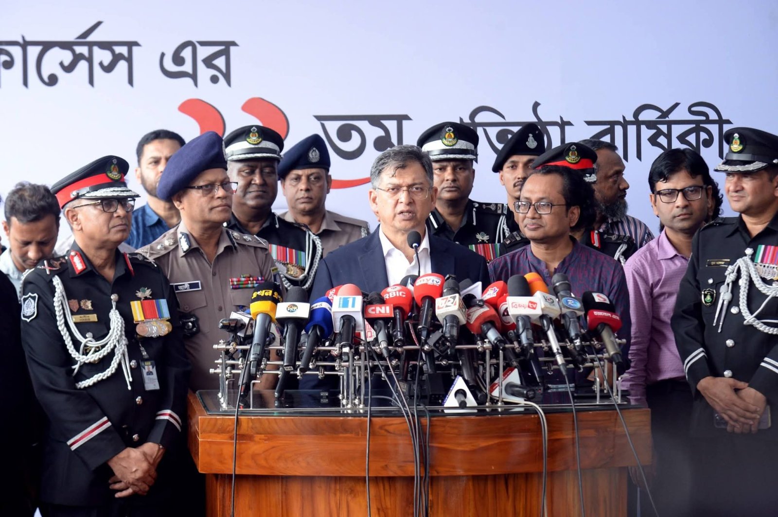 জবাবদিহিতামূলক আধুনিক এলিট ফোর্স গঠনে নতুন আইন আসছে: স্বরাষ্ট্রমন্ত্রী
