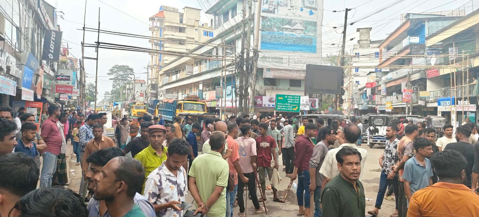শ্রীমঙ্গলে মাইক্রোবাস-সিএনজি চালকদের সংঘর্ষে ৫ সাংবাদিকসহ আহত ১৪