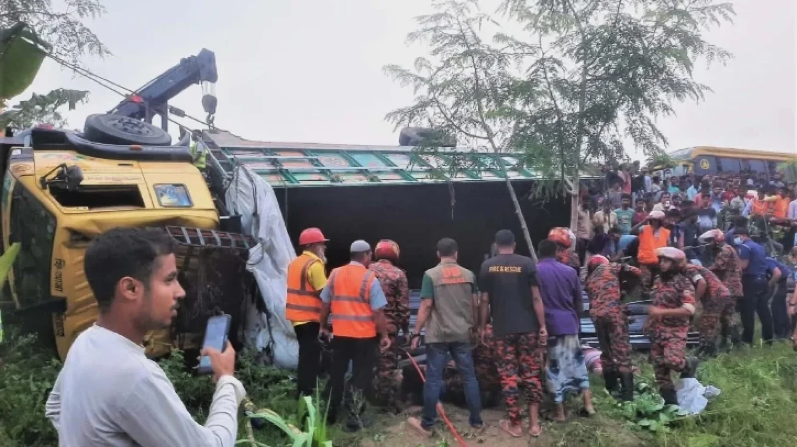 সড়কে মৃত্যুর মিছিল, ঈদযাত্রায় একদিনেই ২৭ জন নিহত