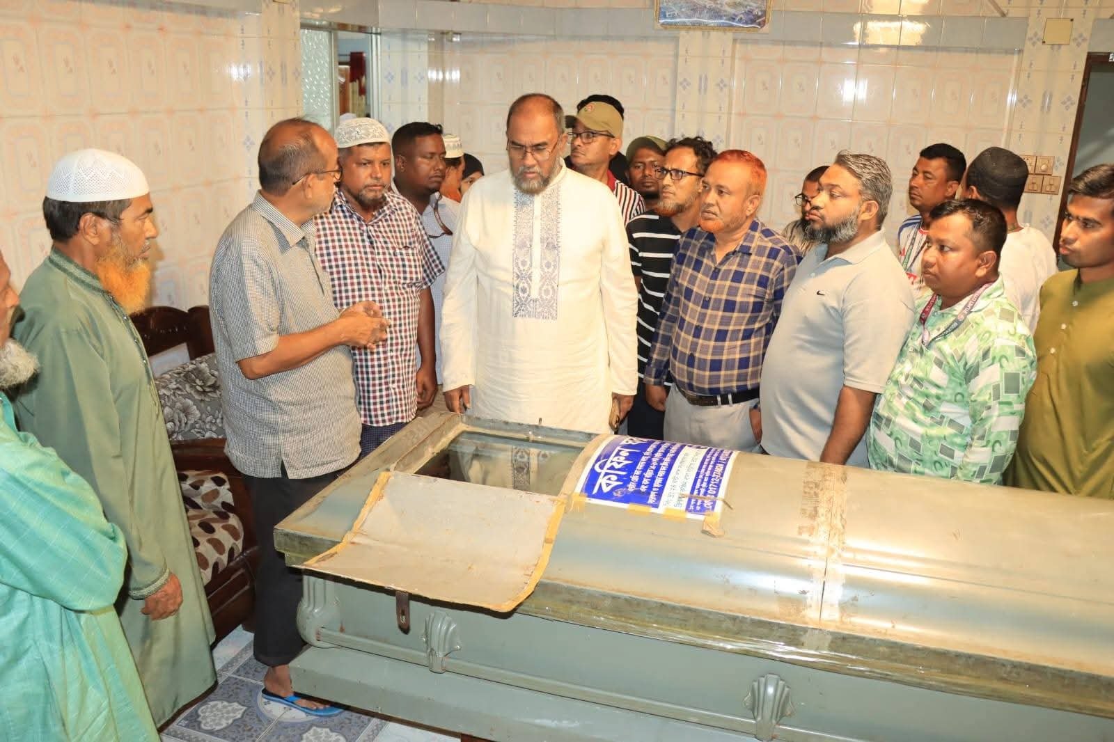সিসিক কর্মী মোহাম্মদ মুফাচ্ছিরের অকাল মৃত্যু, শোকাহত পরিবারকে সান্ত্বনা জানালেন প্রশাসক