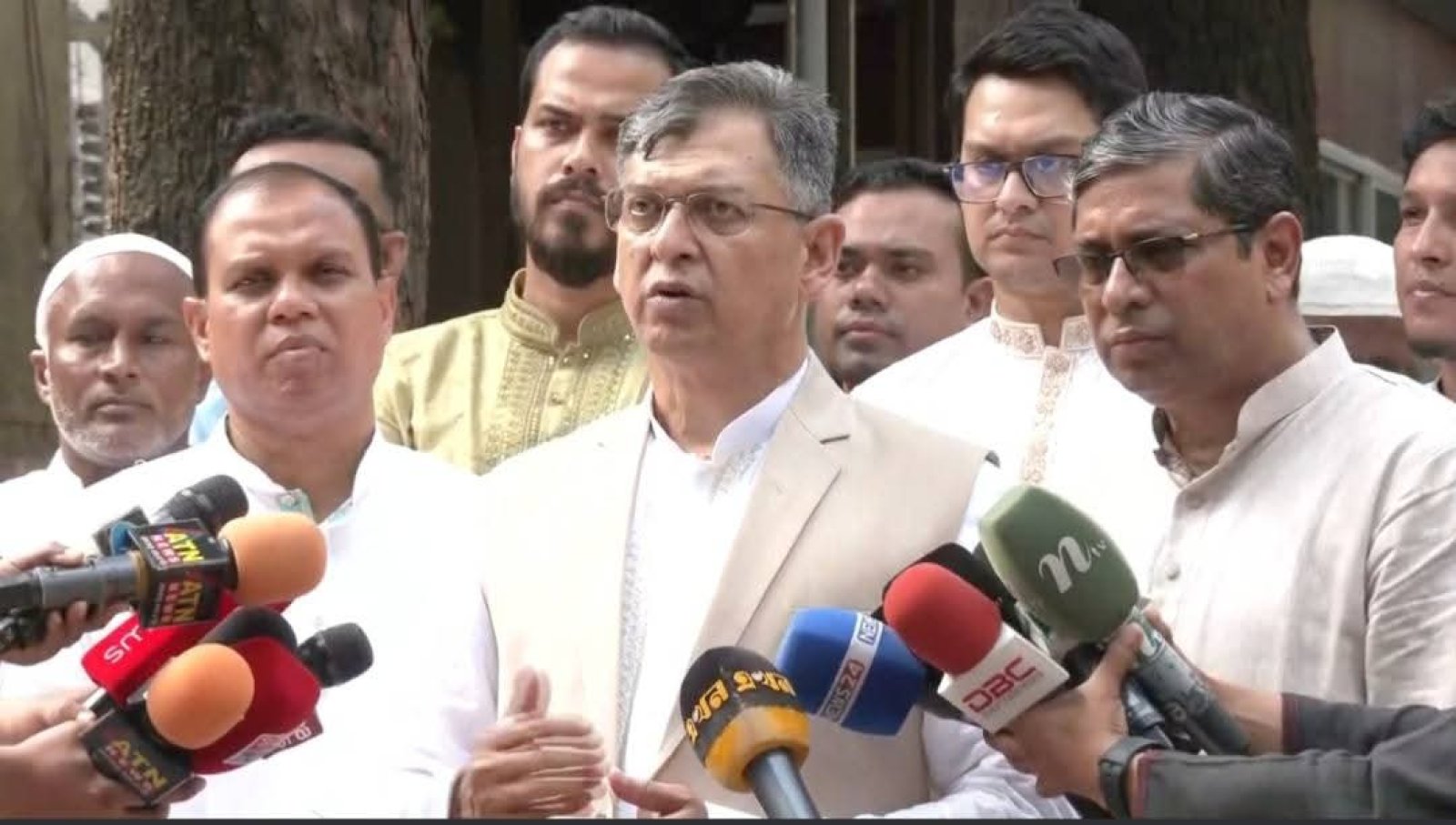 সবার আগে বাংলাদেশ’ স্লোগানে জাতীয় ঐক্যের আহ্বান স্বরাষ্ট্রমন্ত্রীর