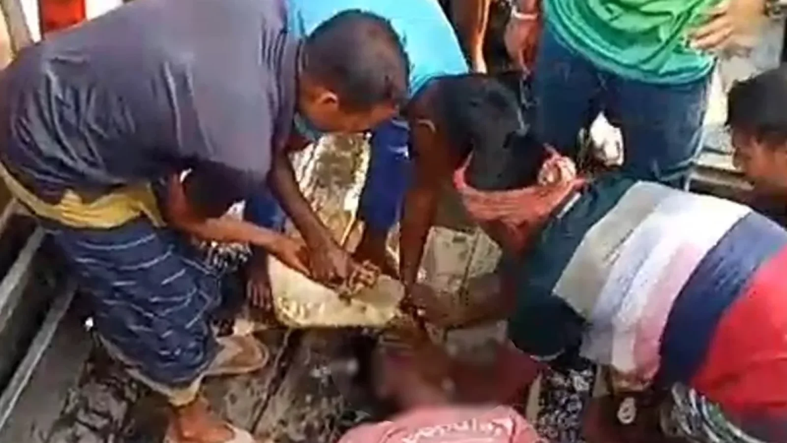 টাঙ্গুয়ার হাওর ভ্রমণ শেষে ট্রলার থেকে পড়ে নিখোঁজ কিশোরের লাশ উদ্ধার
