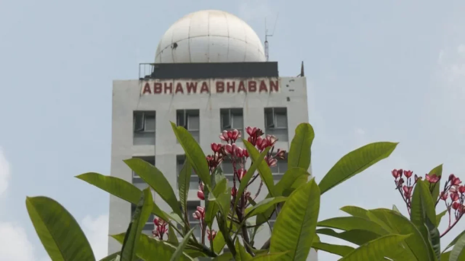 বৃষ্টি কম, বাড়ছে গরম—তাপপ্রবাহে পুড়ছে ৪০ জেলা