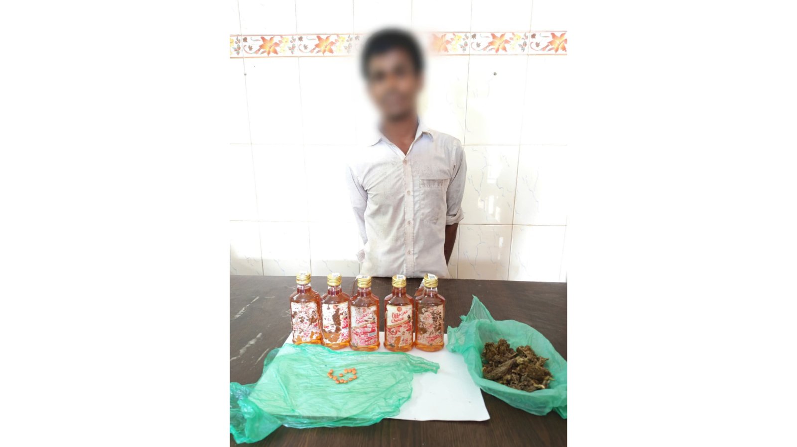 শিবের বাজার ফাঁড়ির অভিযানে উদ্ধার মাদক, আদালতে প্রেরণ আটক ব্যক্তি