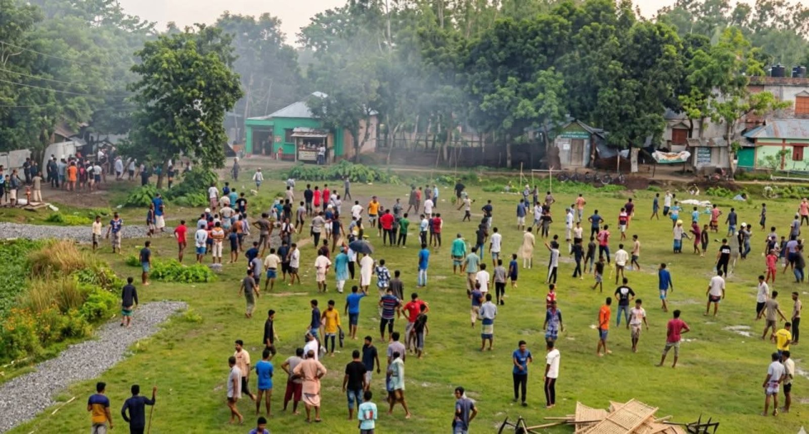 চেয়ারম্যানের দায়িত্ব নিয়ে বানিয়াচংয়ে রক্তক্ষয়ী সংঘর্ষ, টিয়ারশেল ছুড়ে পরিস্থিতি নিয়ন্ত্রণে পুলিশ