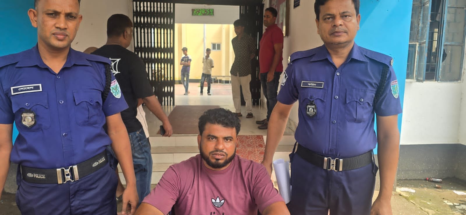 বিশ্বনাথে হত্যা ও ডাকাতিসহ ১৩ মামলার আসামি মোশাহিদ ওরফে রাজু গ্রেফতার