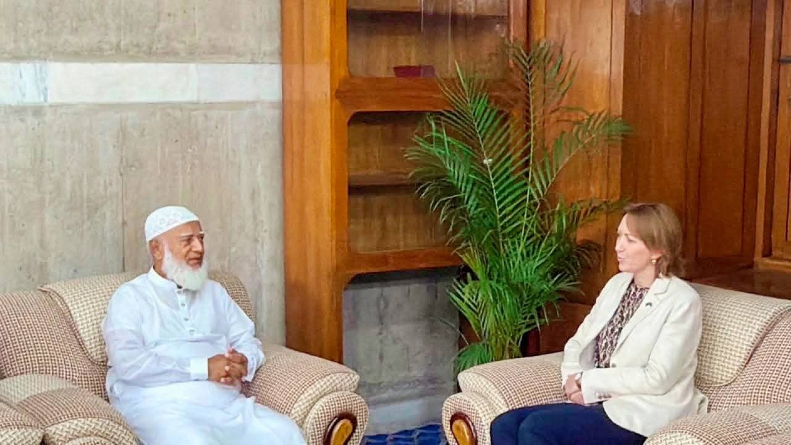 বিরোধীদলীয় নেতা ডা. শফিকুর রহমানের সঙ্গে অস্ট্রেলিয়ার হাইকমিশনারের সৌজন্য সাক্ষাৎ