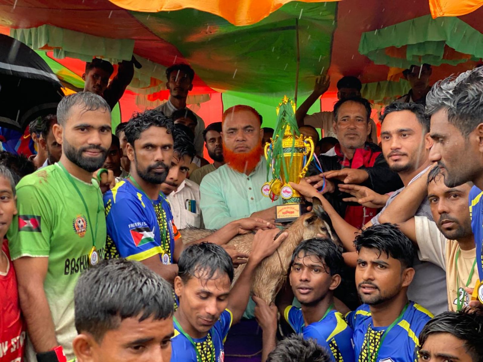 গোয়াইনঘাটে ফুটবল টুর্নামেন্টের পর্দা নামল, ট্রফি উঠল নিউ স্টারের হাতে