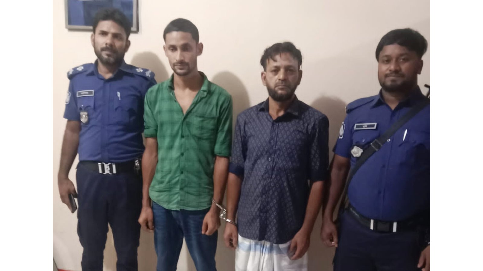 গোলাপগঞ্জে পুলিশের অভিযানে ইয়াবা ও গাঁজাসহ দুই মাদক ব্যবসায়ী আটক