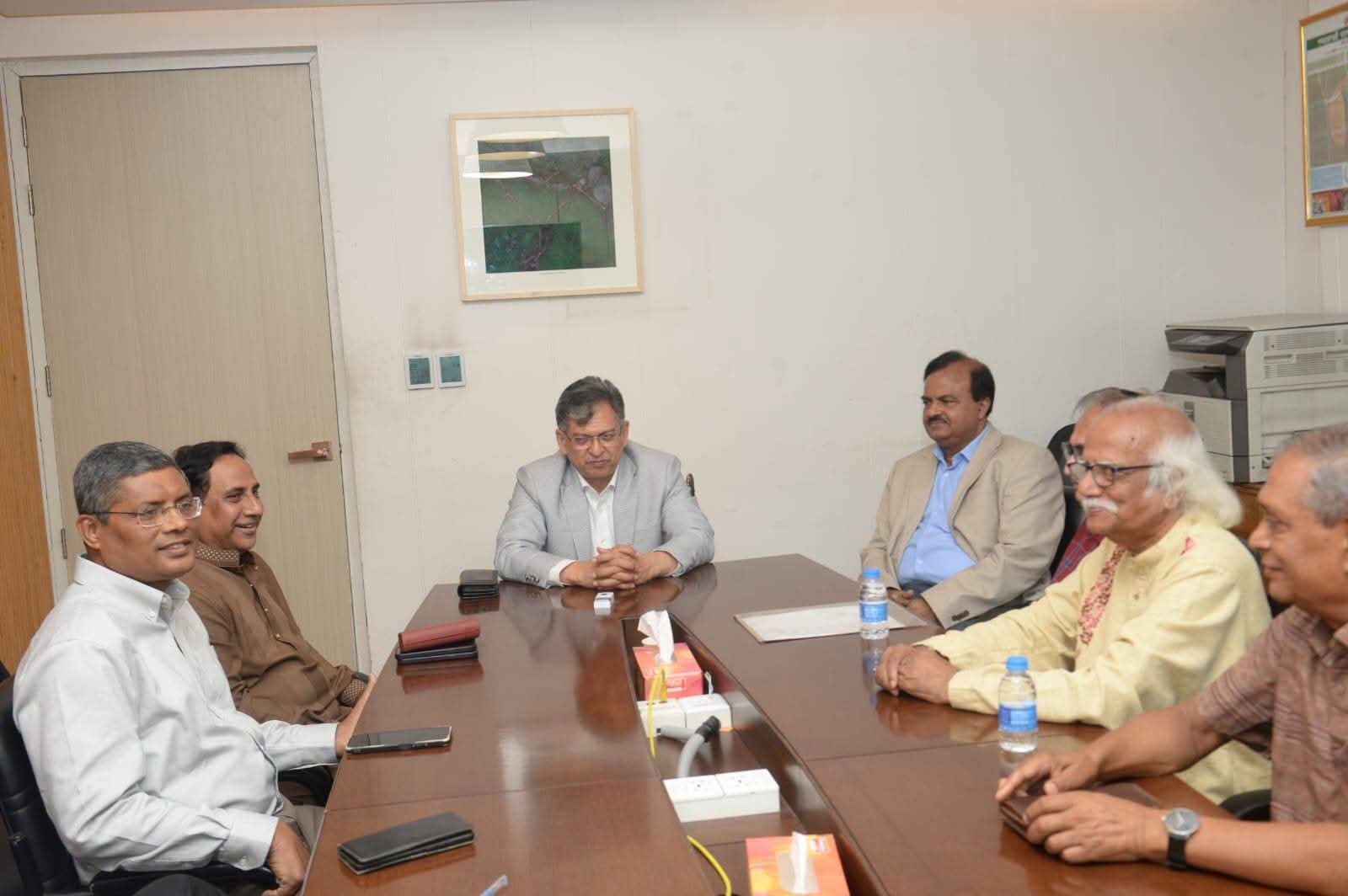 স্বরাষ্ট্রমন্ত্রীর সঙ্গে পূজা উদযাপন পরিষদের সৌজন্য সাক্ষাৎ, দুর্গাপূজা নিরাপত্তা ও সম্প্রীতি নিয়ে আলোচনা