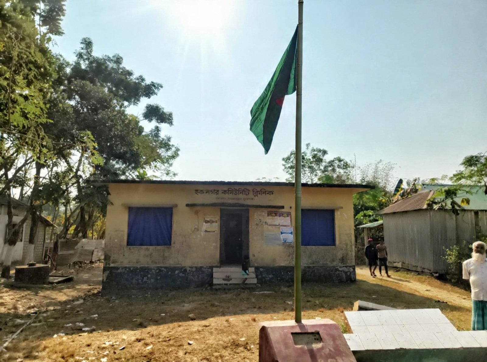 দোয়ারাবাজারে কমিউনিটি ক্লিনিকে দুঃসাহসিক চুরি: গ্রিল কেটে ঢুকে টাকা ও চিকিৎসা সামগ্রী লুট