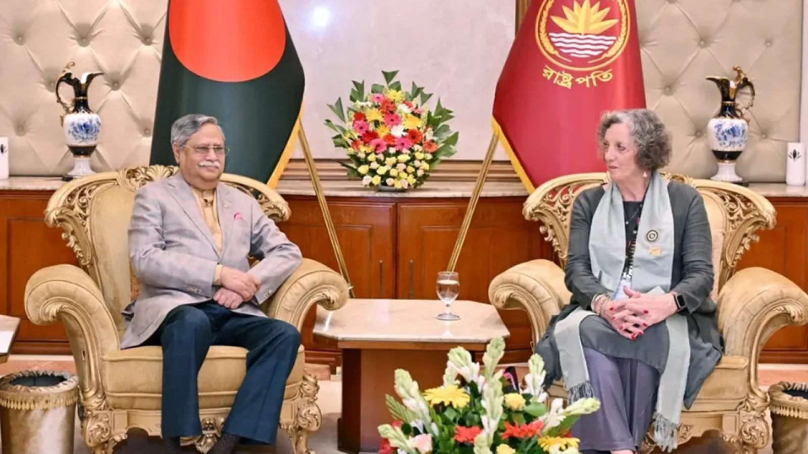 রাষ্ট্রপতির সঙ্গে ইনার হুইল ইন্টারন্যাশনাল প্রেসিডেন্টের সৌজন্য সাক্ষাৎ