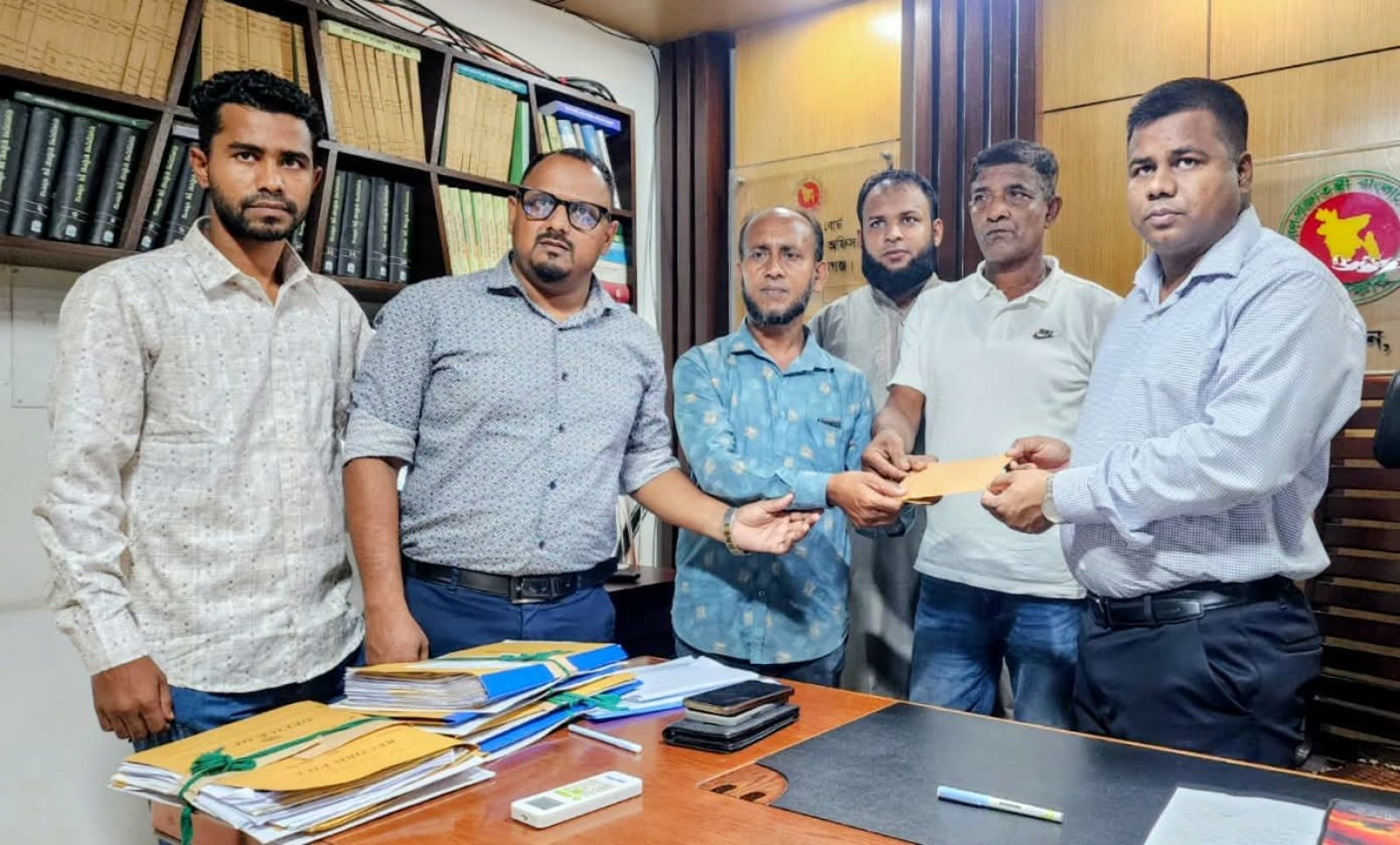 অসহায় নারীর পাশে ধর্মপাশা উপজেলা প্রবাসী কল্যাণ সমিতি, ৫০ হাজার টাকা সহায়তা
