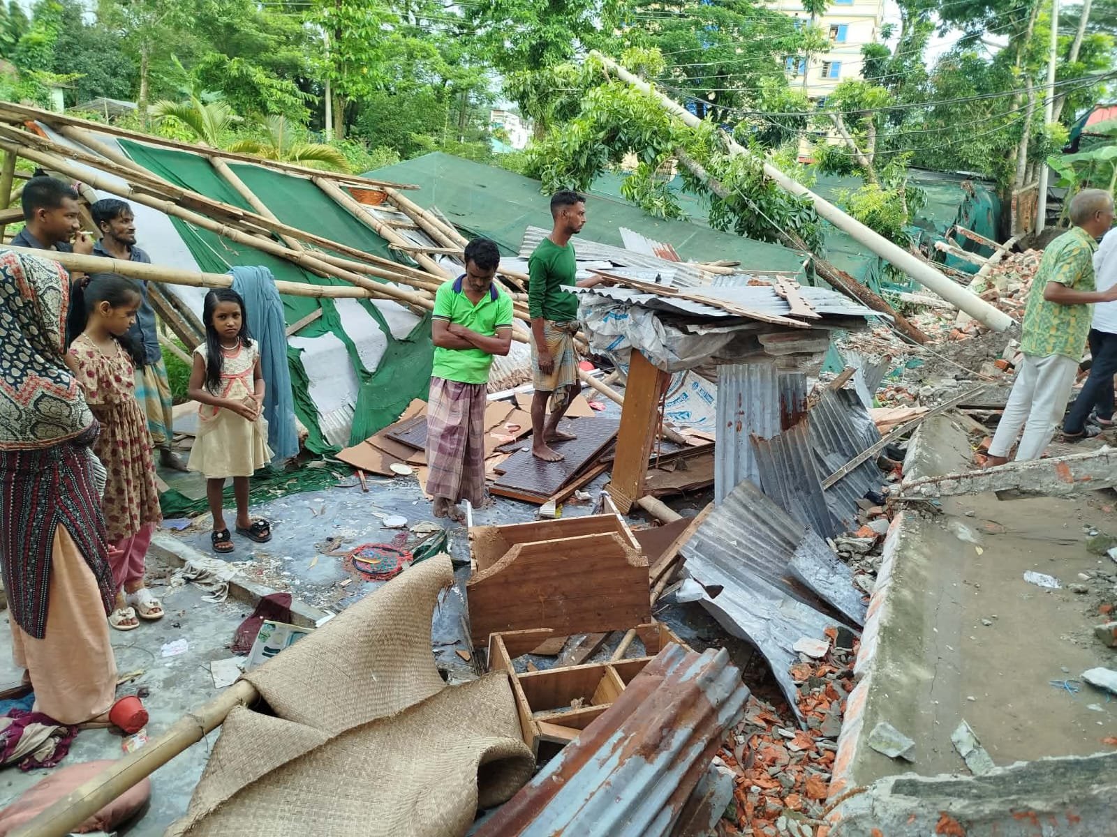 সিলেটে দেয়াল ধসে জাতীয় পুরস্কারপ্রাপ্ত সুগন্ধা নার্সারীর ১৫ লাখ টাকার ক্ষতি
