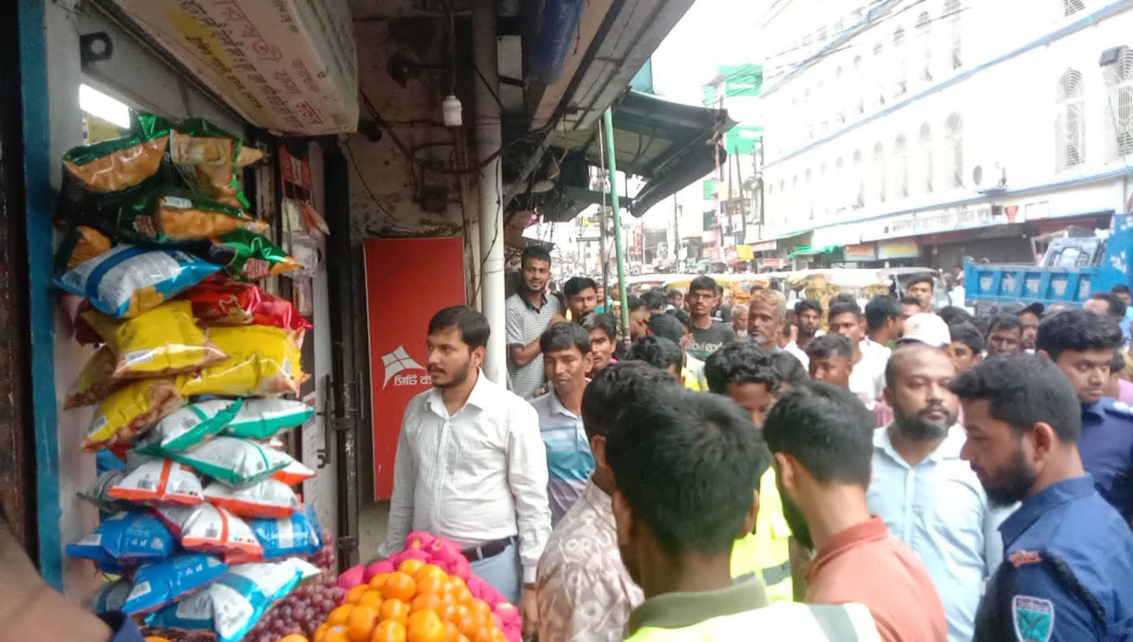 ছাতক পৌর শহরে অবৈধ স্থাপনা উচ্ছেদ অভিযান: ৭ প্রতিষ্ঠানে মামলা, জরিমানা আদায় ১১ হাজার ৫০০ টাকা