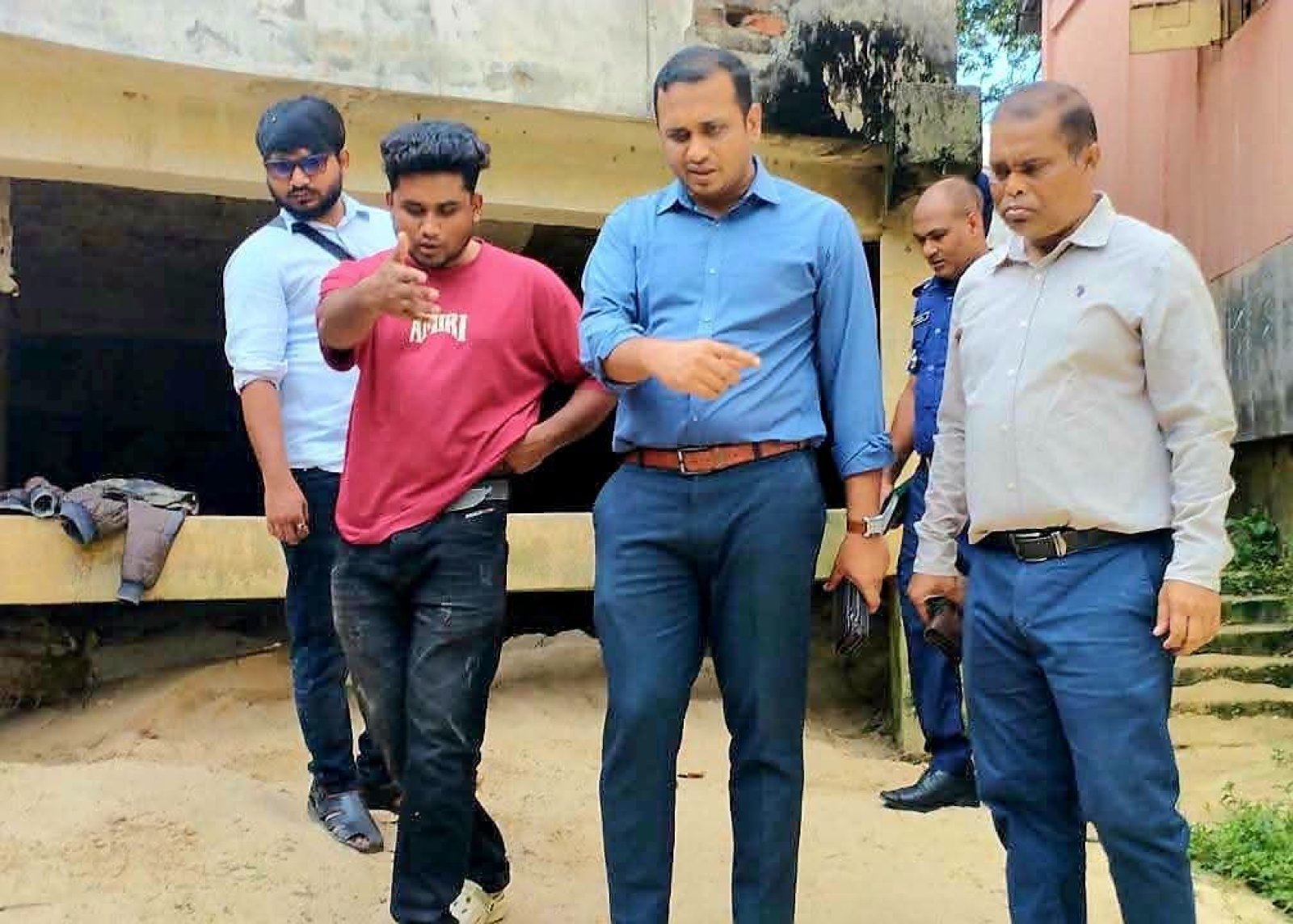 শ্রীমঙ্গলে অবৈধ বালু উত্তোলন ও ছড়া দখলদারদের বিরুদ্ধে প্রশাসনের অভিযান