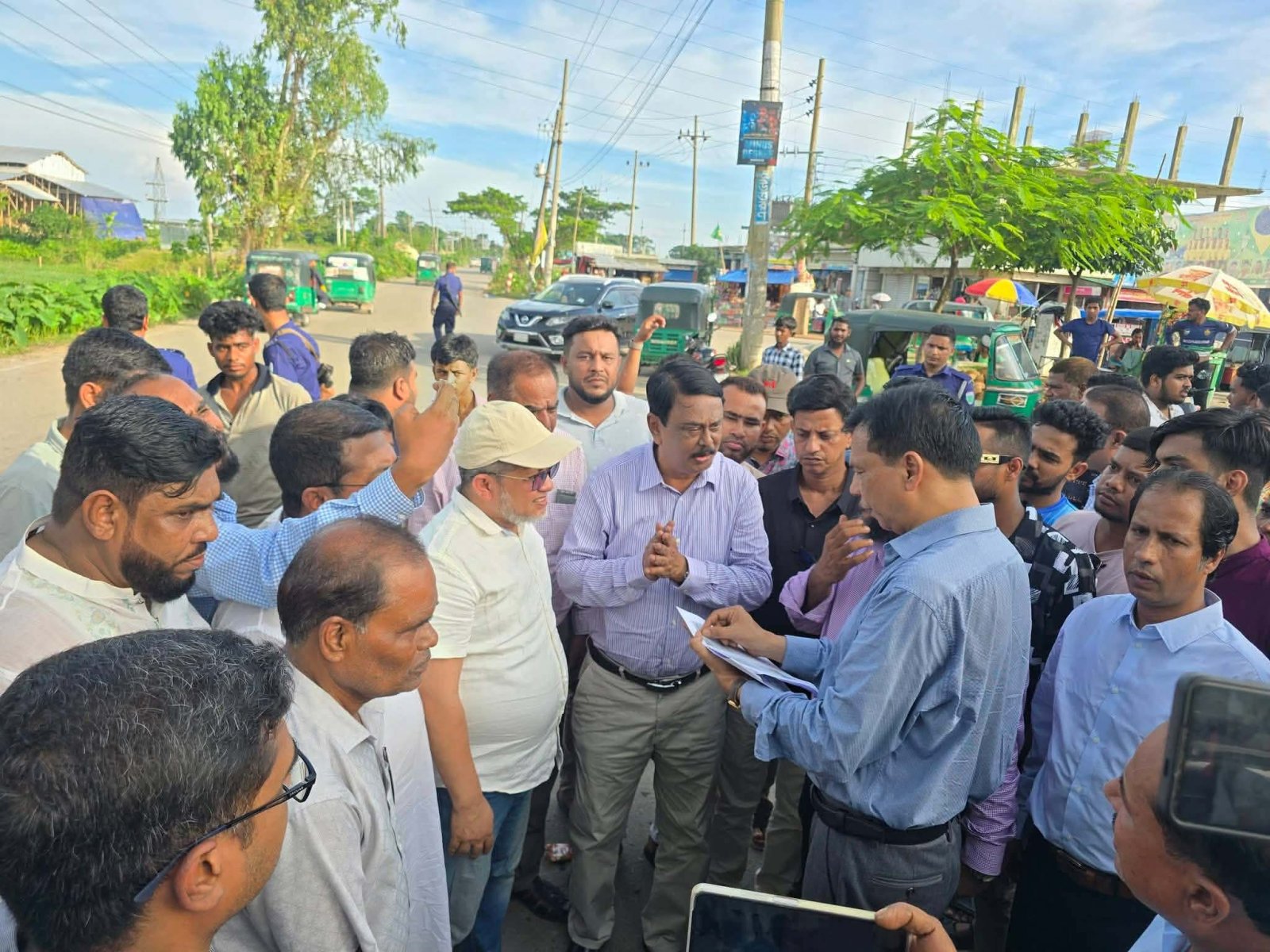 ছাতক পৌরসভায় ১০০ কোটি টাকার ফোরলেন সড়ক, ২৬৬ কোটি টাকার উন্নয়ন কাজ পরিদর্শনে এমপি